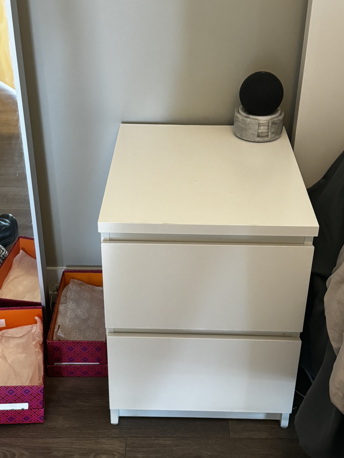 IKEA MALM Dresser image indicator(3)