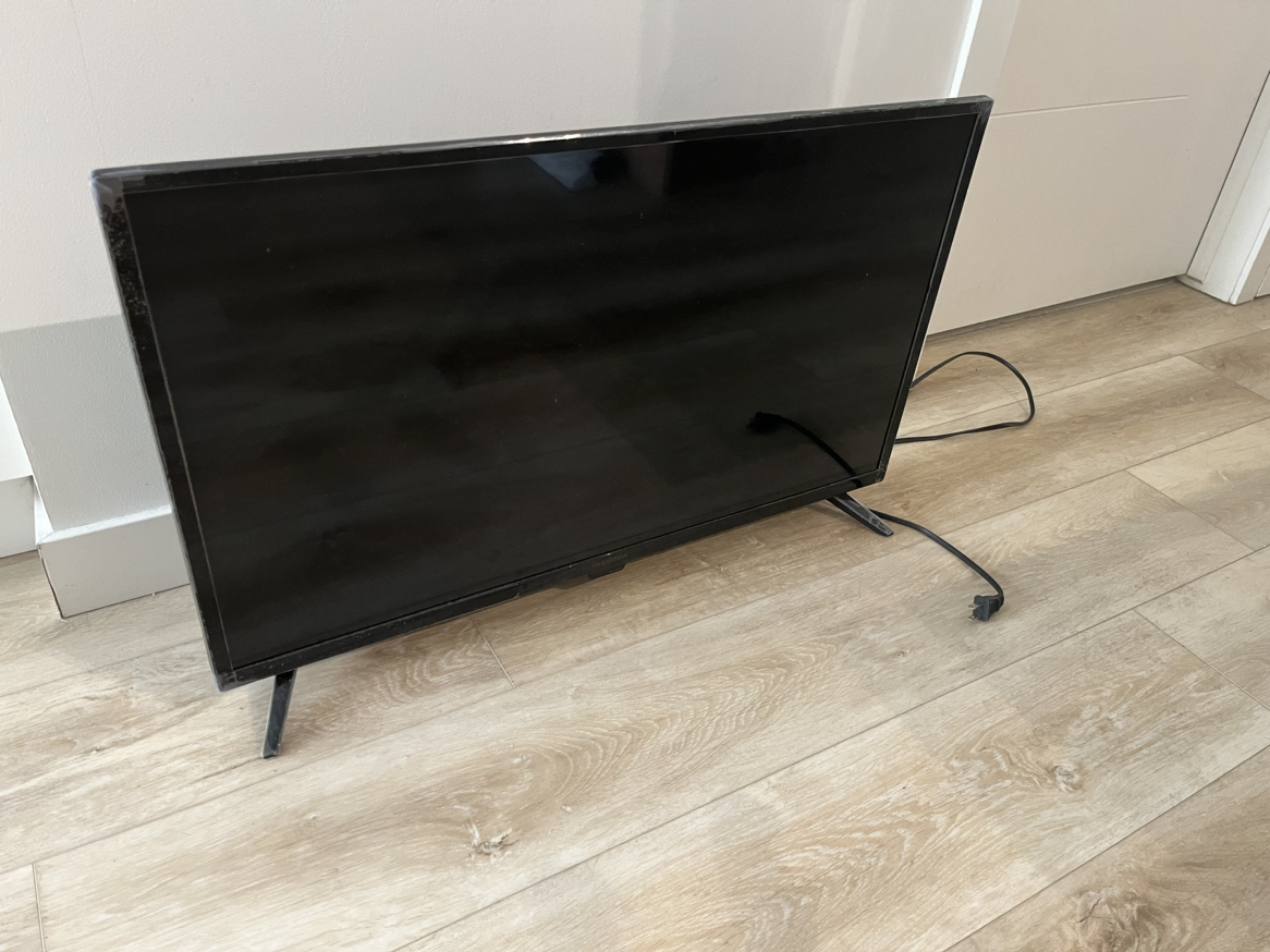32" TV (w/ the box) - photo 4
