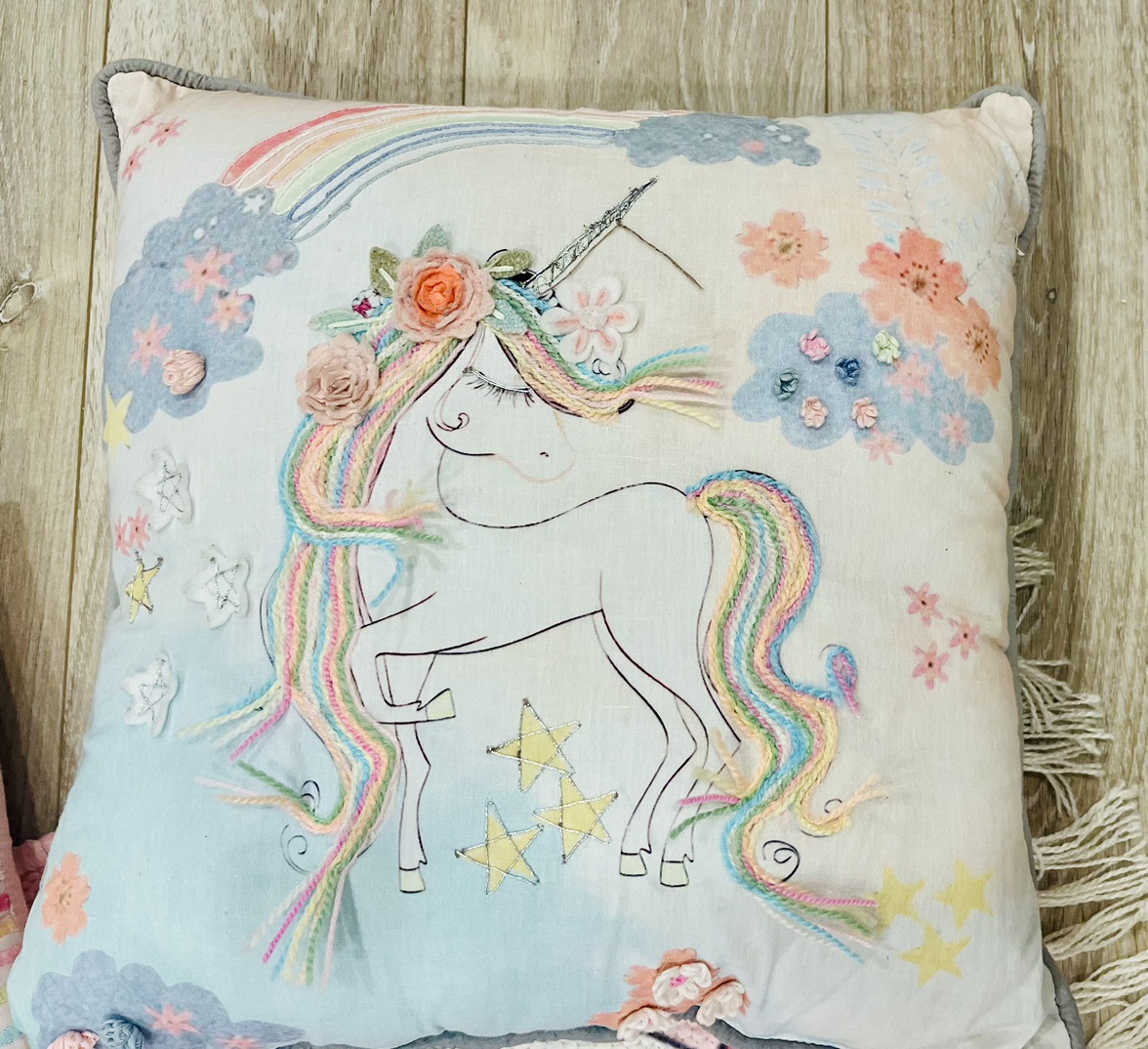 MAKE AN OFFER 😁🦄 unicorn theme bedroom decor image indicator(3)