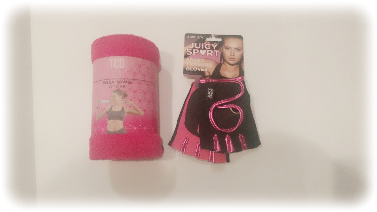 Working Out Yoga Towel & Juicy Couture Gloves 🧤 - photo 3