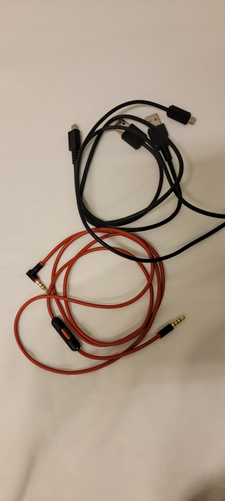 Beats studio by Dre 3 image indicator(3)