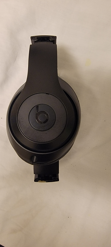 Beats studio by Dre 3 image indicator(6)