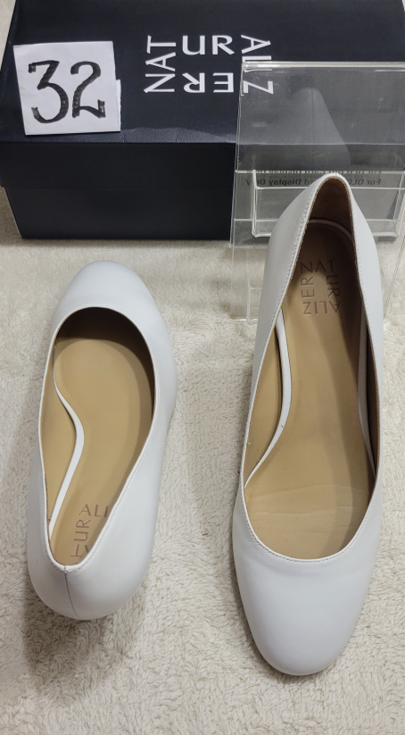 Naturalizer Women's Comfortable Shoes image indicator(7)