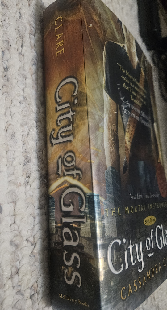 City of Glass by Cassandra Clare image indicator(2)