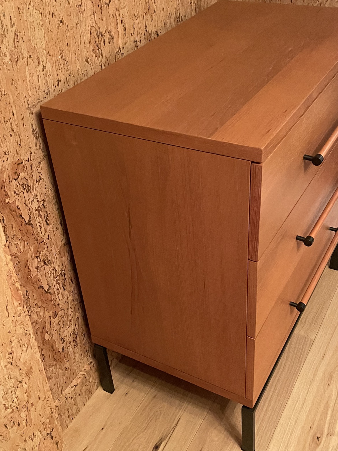 Beautiful, well made dresser  32”wx18”dx34.25”h - photo 2