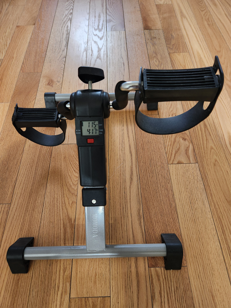 Pedal exerciser for under desk image indicator(3)