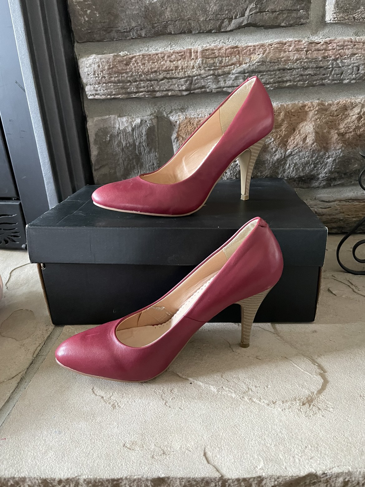 Bata burgundy high heels 👠 thumbnail