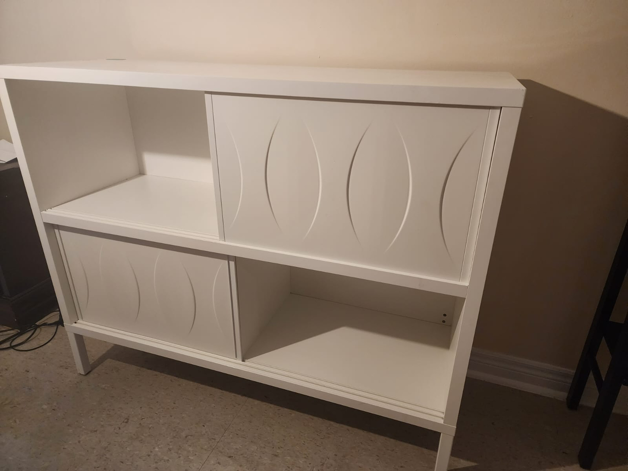 IKEA kalknas cabinet with sliding doors