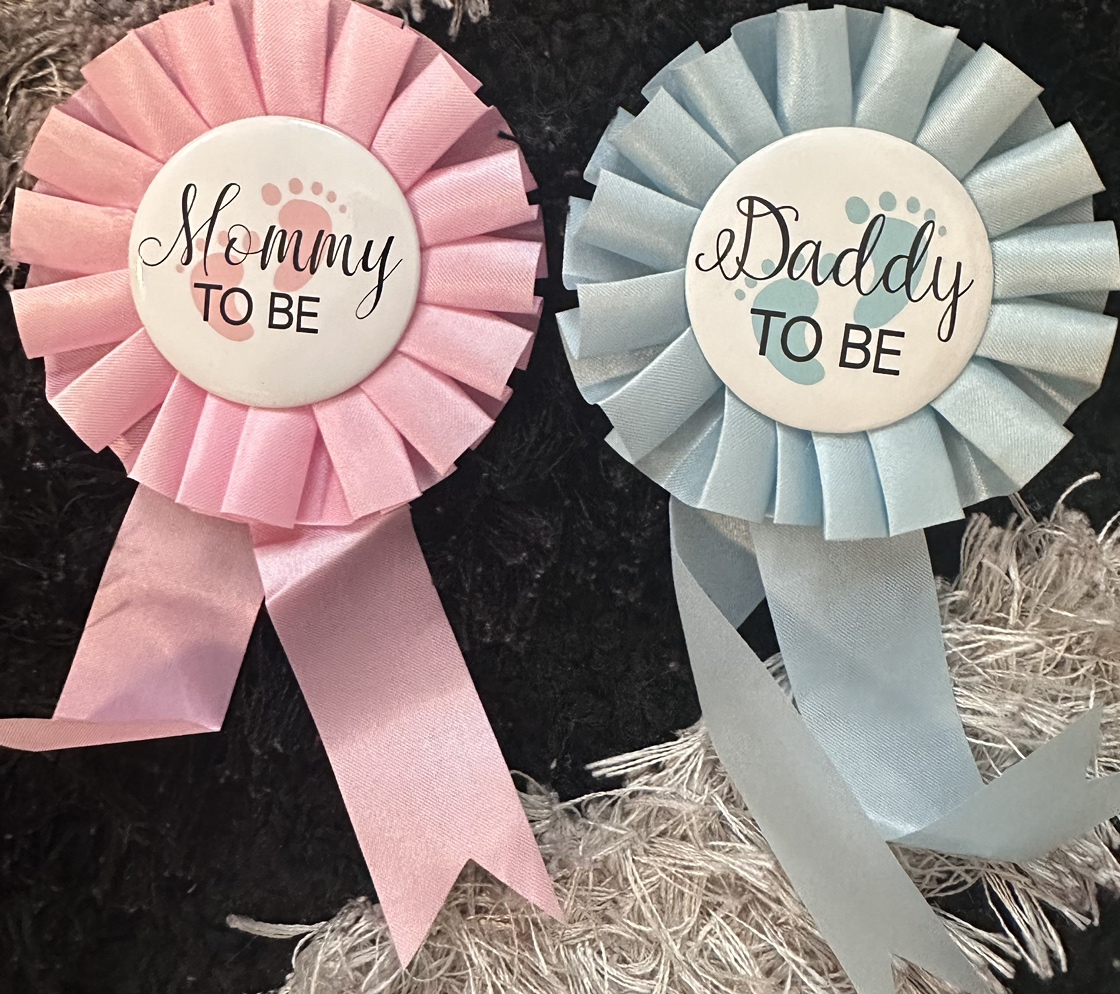 Mommy & Daddy to be badge