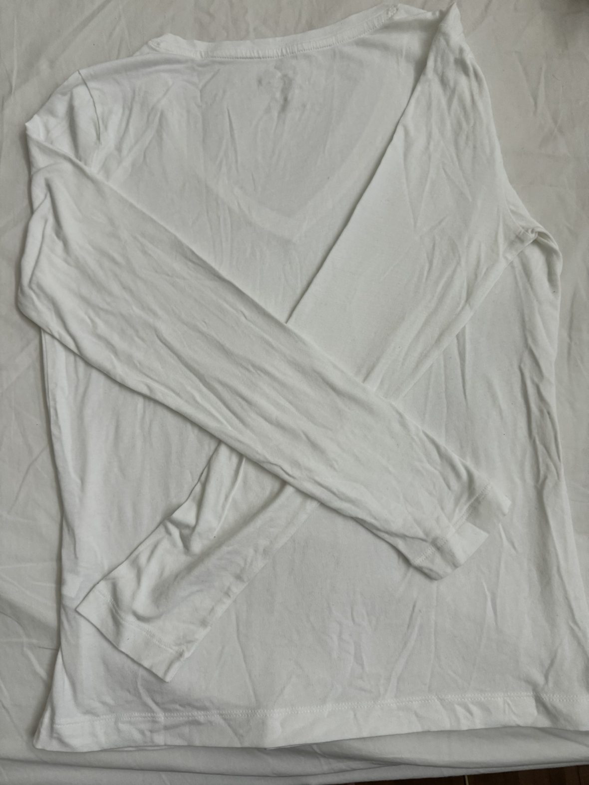 (s) Banana Republic Soft Long-sleeve image indicator(3)