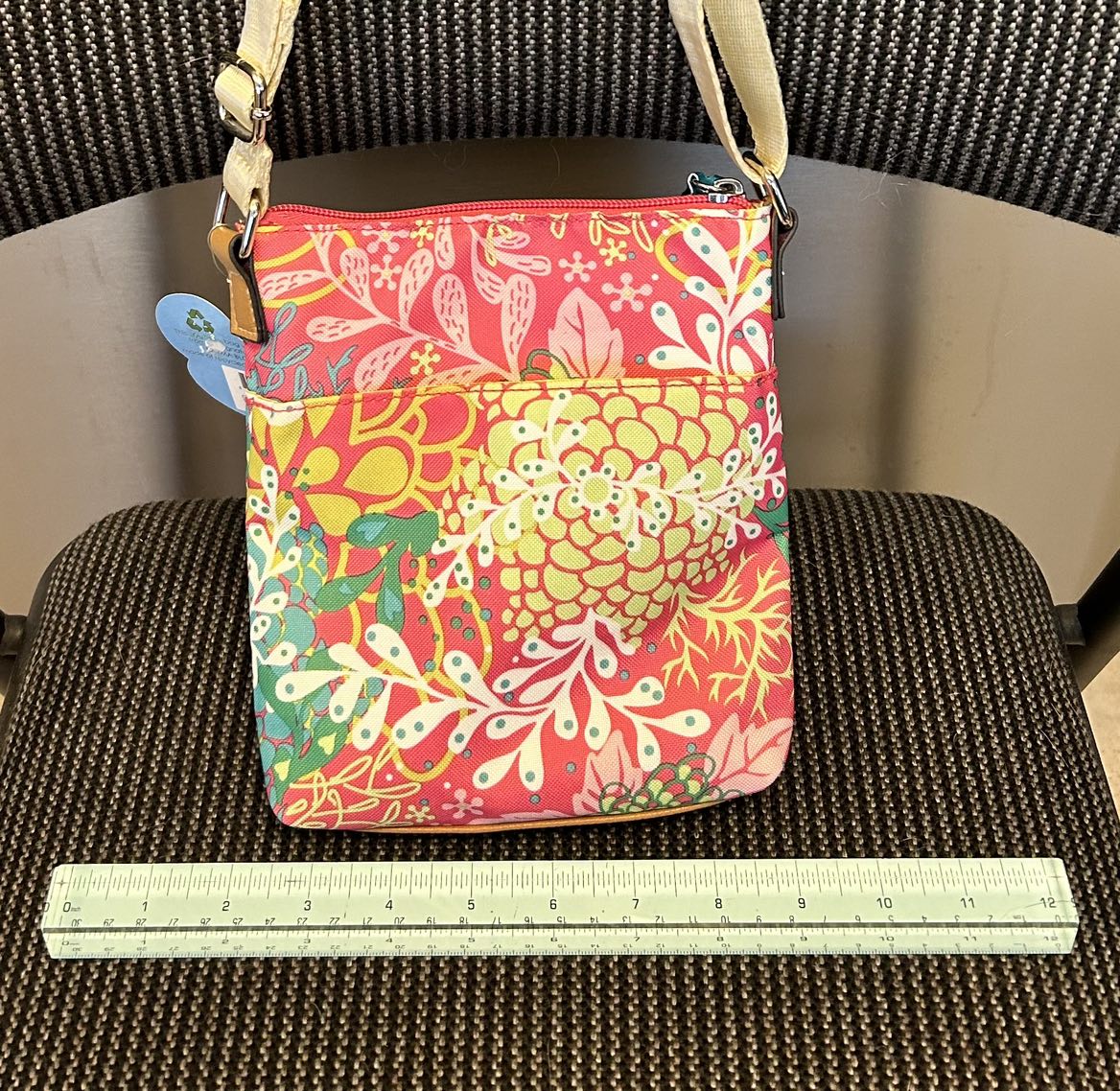 ✨✨ Lily Bloom Crossbody 8”X 7”X 2” image indicator(5)
