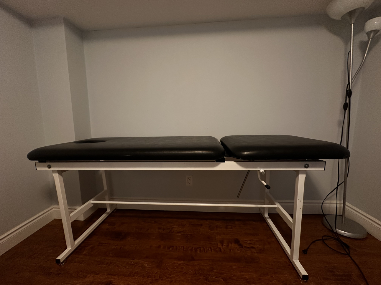 Massage table for sale - photo 3