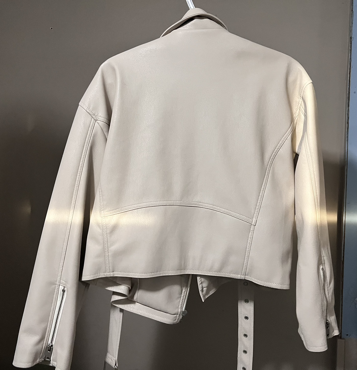 Women's Leather Jacket - photo 2