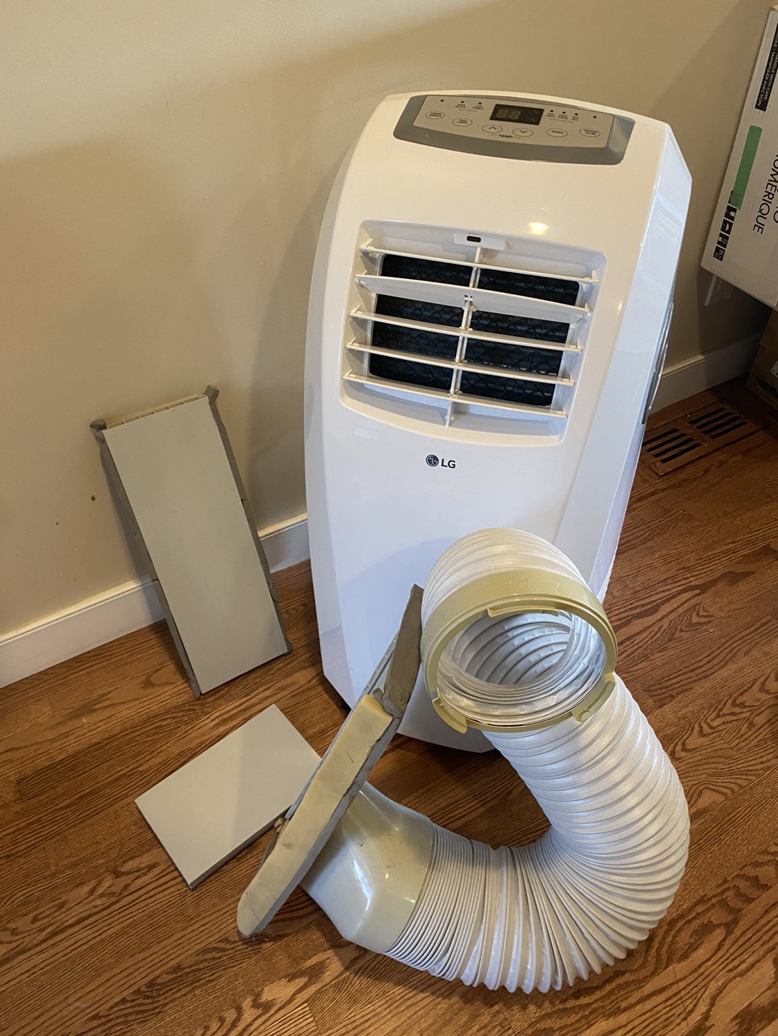 Excellent LG portable aircon with remote and hose