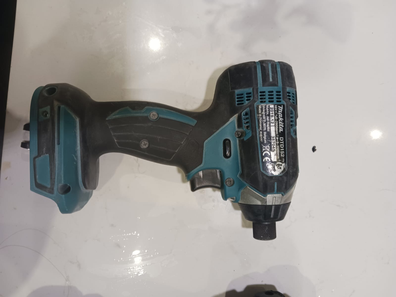 Makita hammer drill and Impact set image indicator(2)