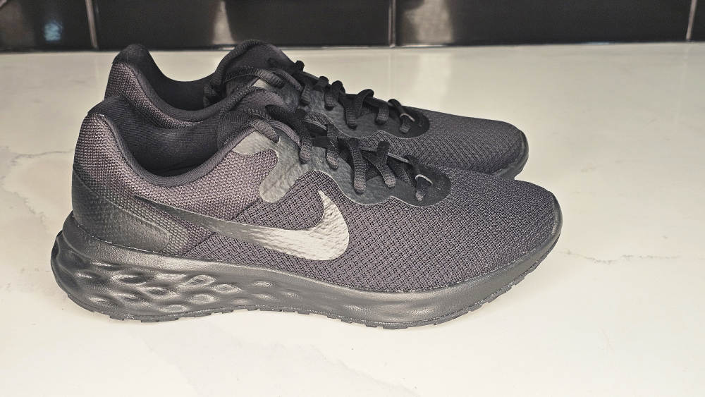 NIKE Women's Race Running Shoe, Black Black Dk Smoke Grey, 10 thumbnail