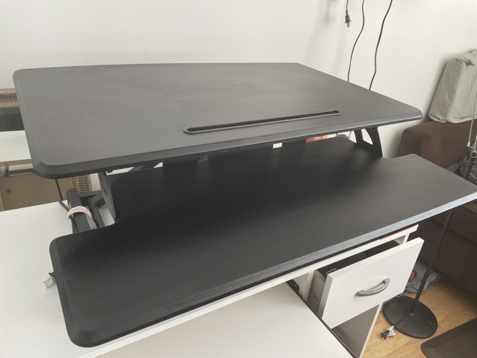 Desk riser, standing desk