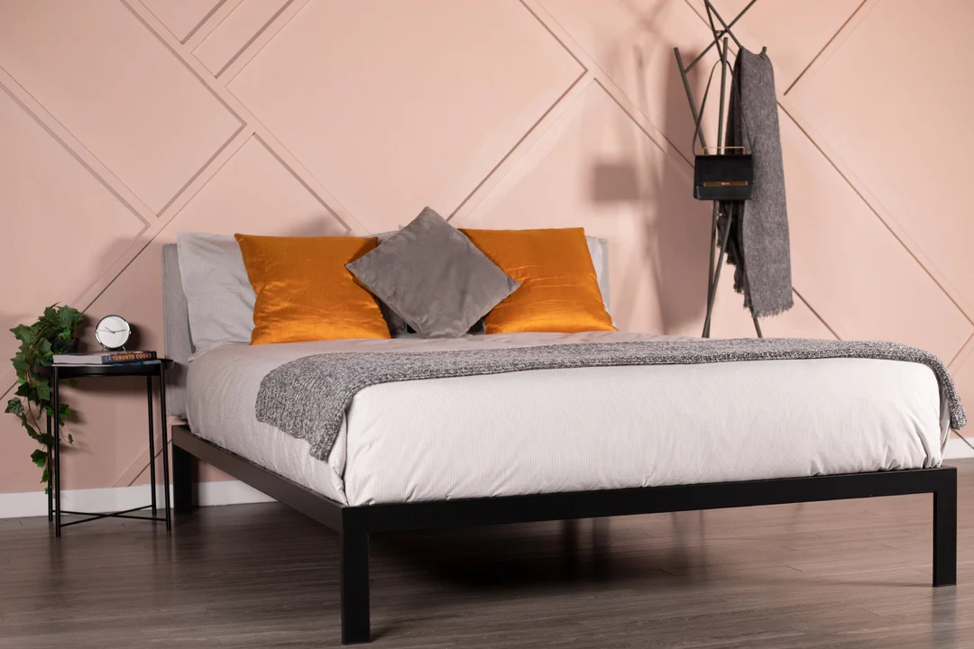 *Like New* Queen size metal bed frame - photo 2
