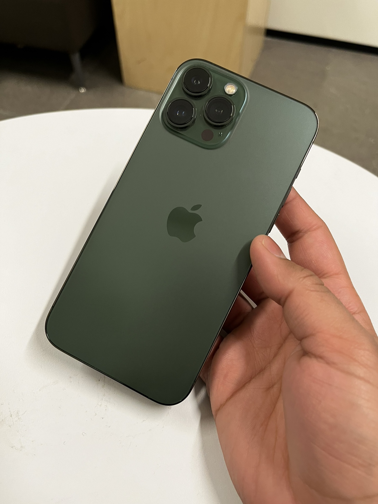 iPhone 13 Pro Max - photo 2