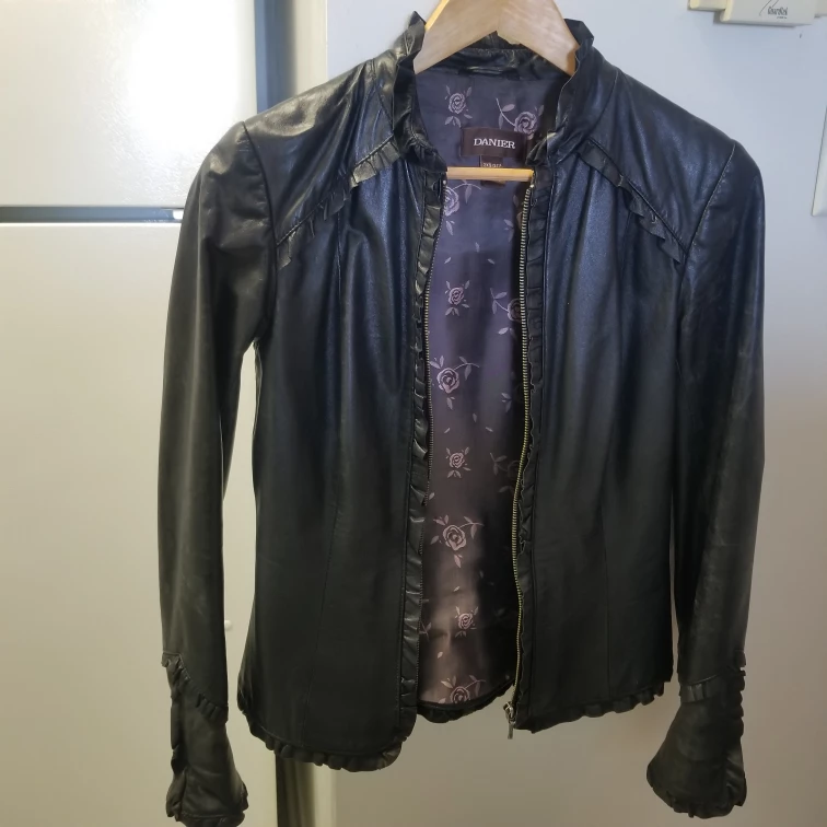 DANIER Genuine Leather Women's Black Jacket With Ruffles- 2xs image indicator(3)