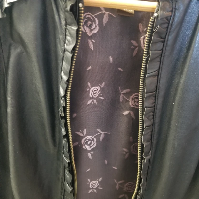 DANIER Genuine Leather Women's Black Jacket With Ruffles- 2xs image indicator(5)