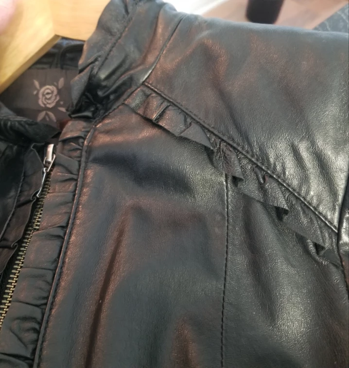 DANIER Genuine Leather Women's Black Jacket With Ruffles- 2xs image indicator(6)