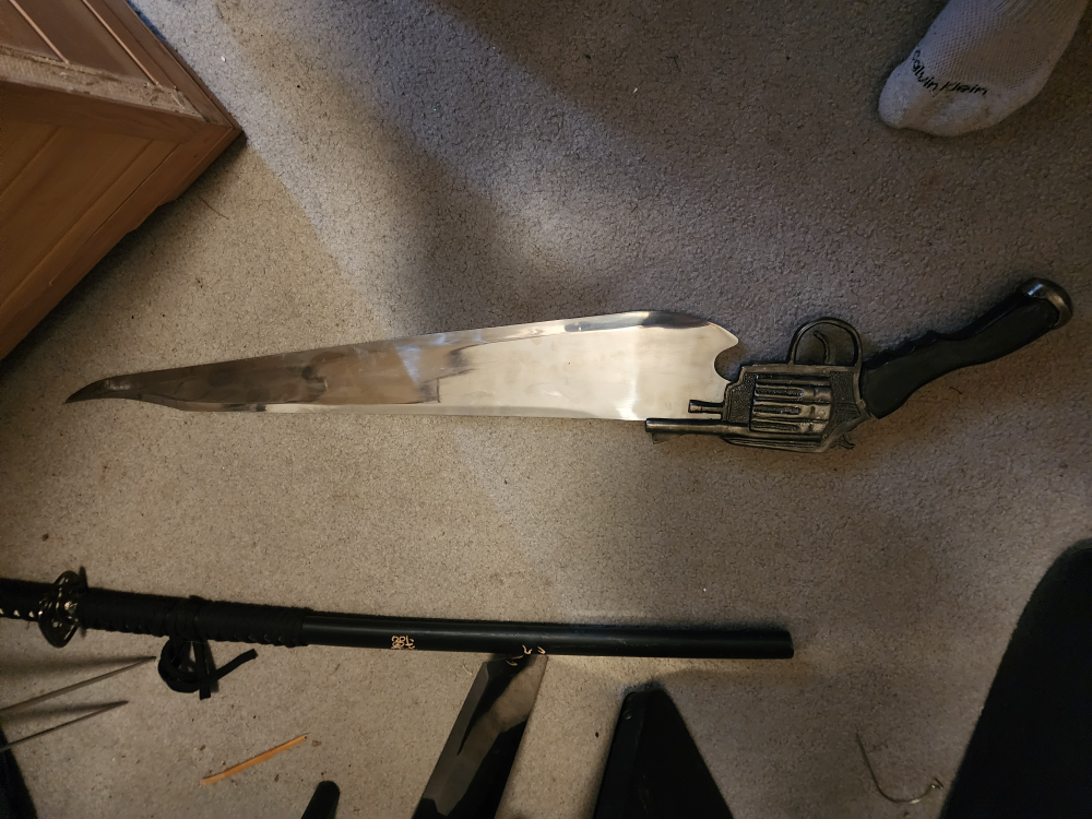 various knives and swords - photo 4