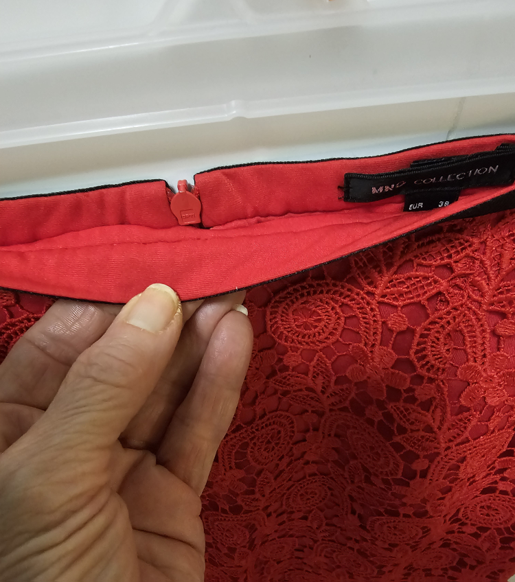 women's guipure skirt image indicator(2)