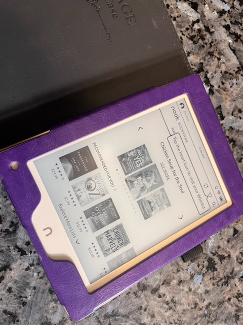 NOOK GLOW LITE/ IF YOU LOVE READING, THIS IS FOR YOU!