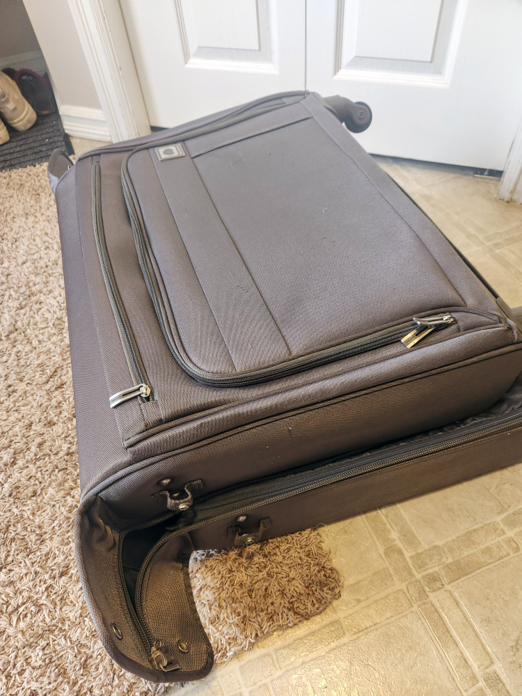 Delsey Paris Brown garment bag spinner - photo 5