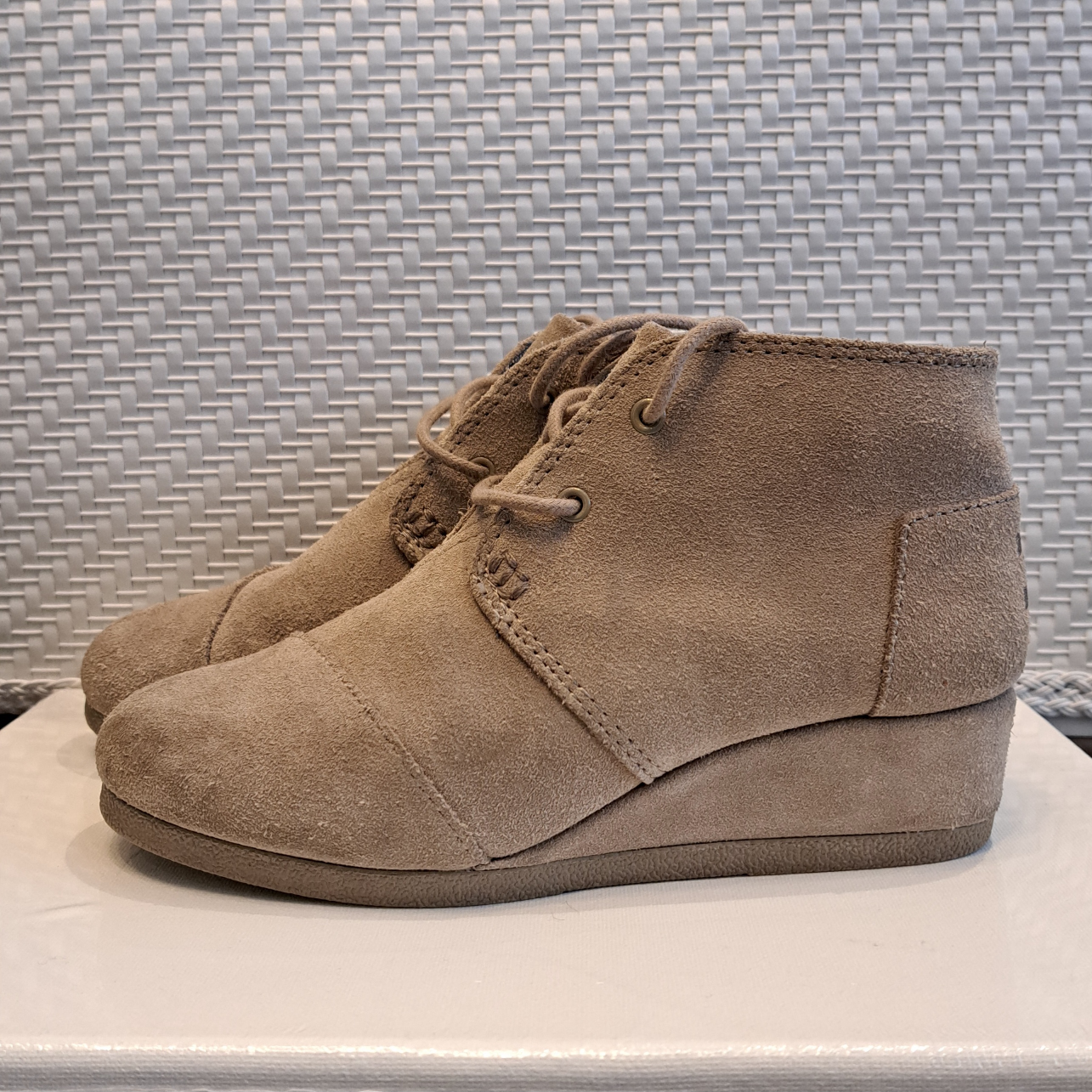 🔅 Toms🔅 Hi Top High Heels Suede Shoes image indicator(3)