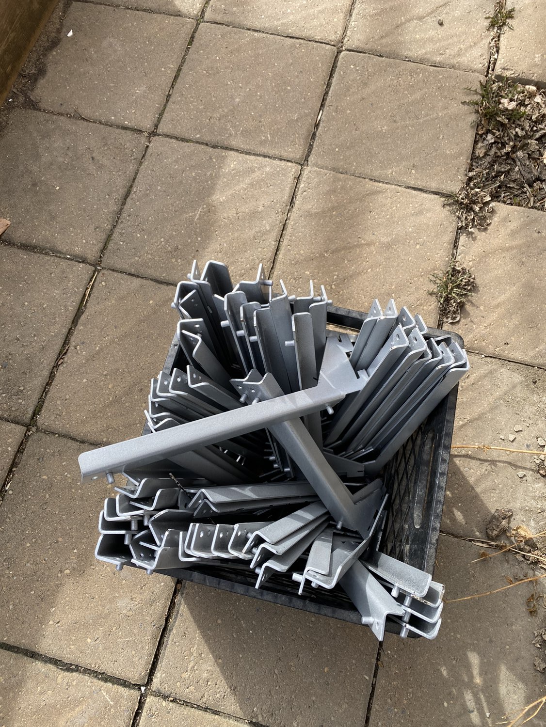Slat wall arms for retail display