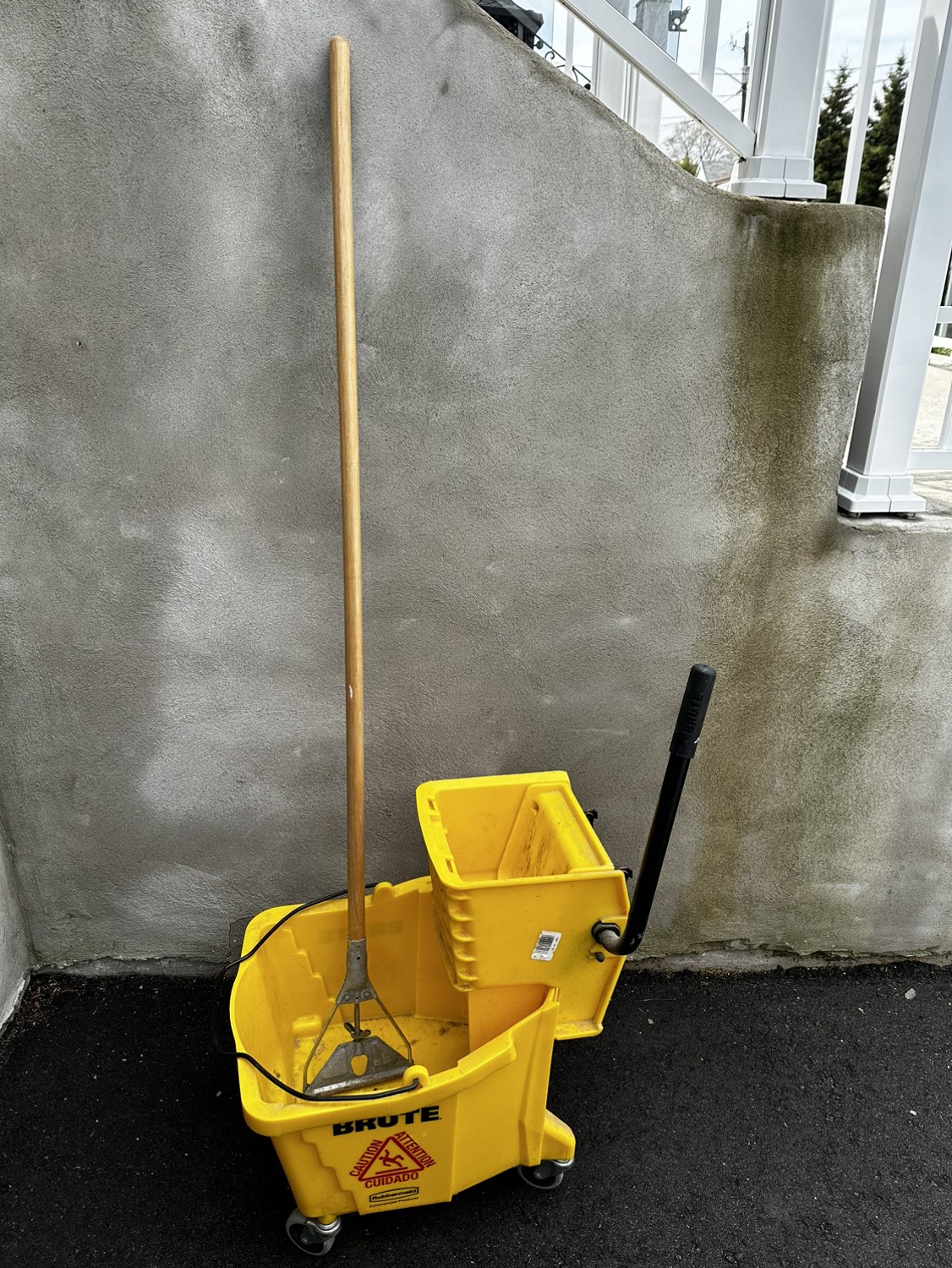 Industrial Rubbermaid Bucket with Mop Handle thumbnail