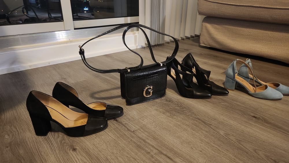 bundle for shoes and Bag all for $100 - photo 4