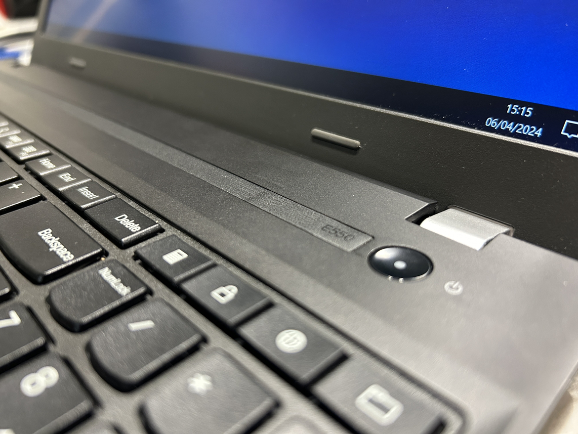 Laptop Lenovo i7 - GPU R7 m265 2gb - photo 4