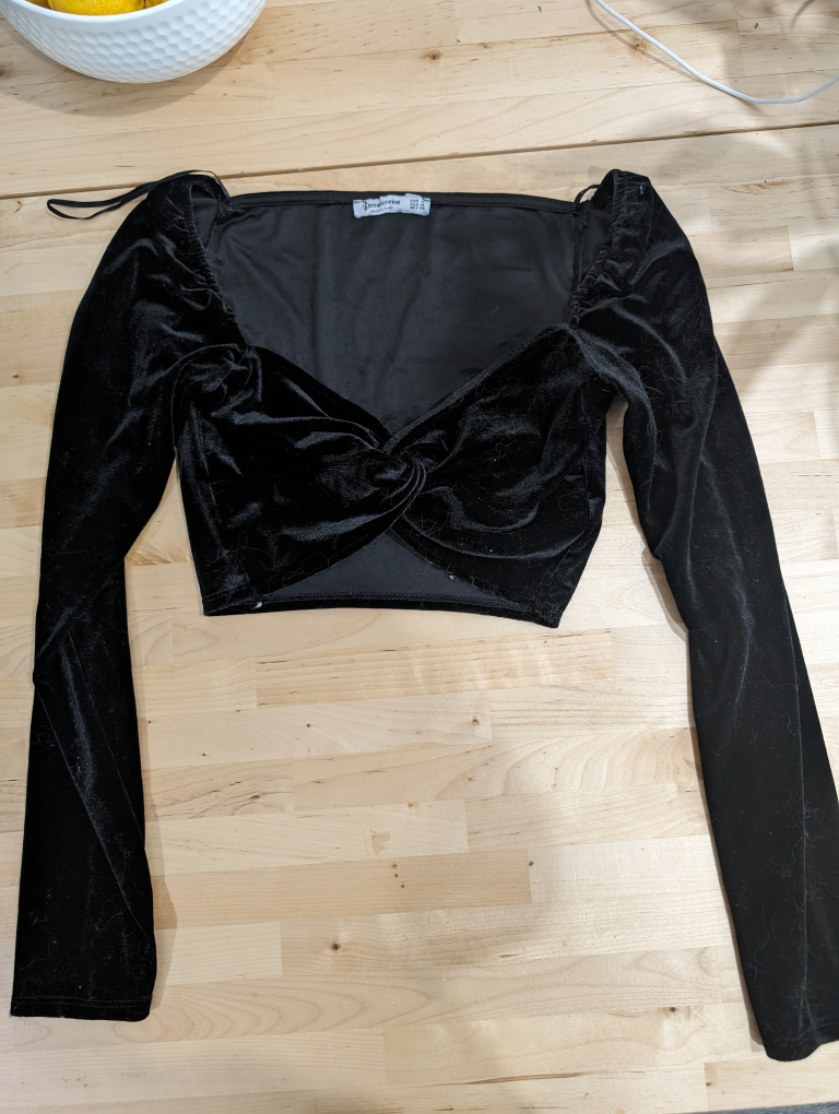 Velvet crop top long sleeves