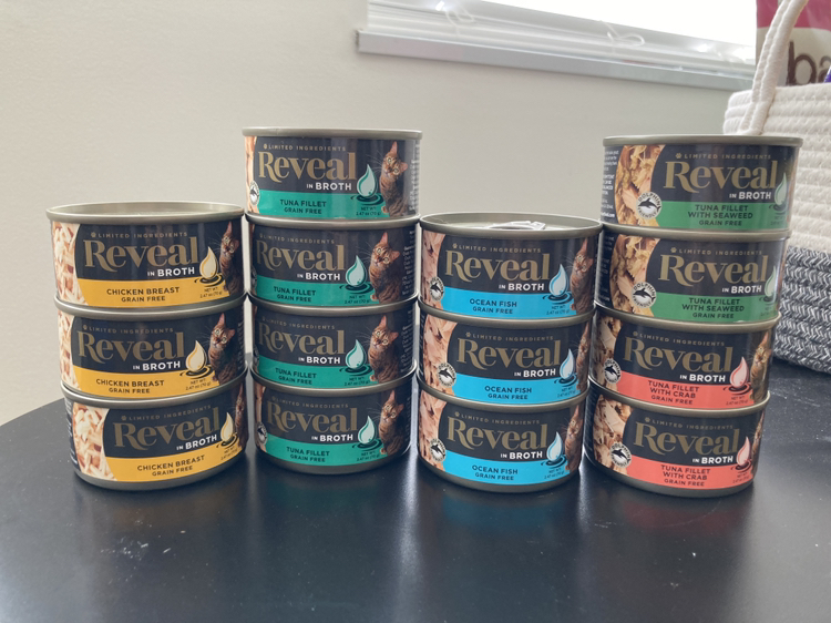 Reveal in Broth limited ingredients cat food