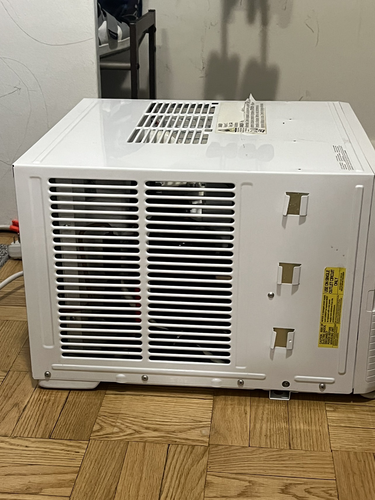 FRIGIDAIRE white