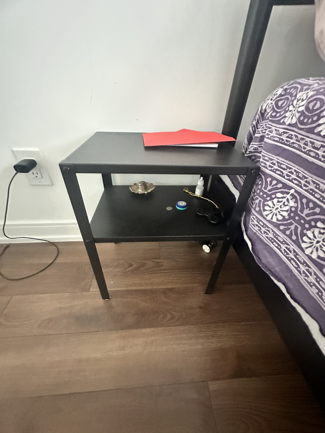 Metal frame bed with 2 side tables - photo 3