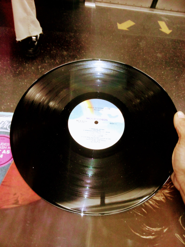 Olivia Newton - Physical (Vinyl LP) - photo 3