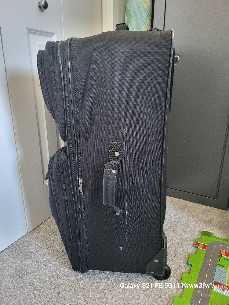 suitcase - photo 2