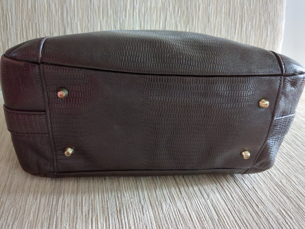 dkny bag excellent condition image indicator(2)