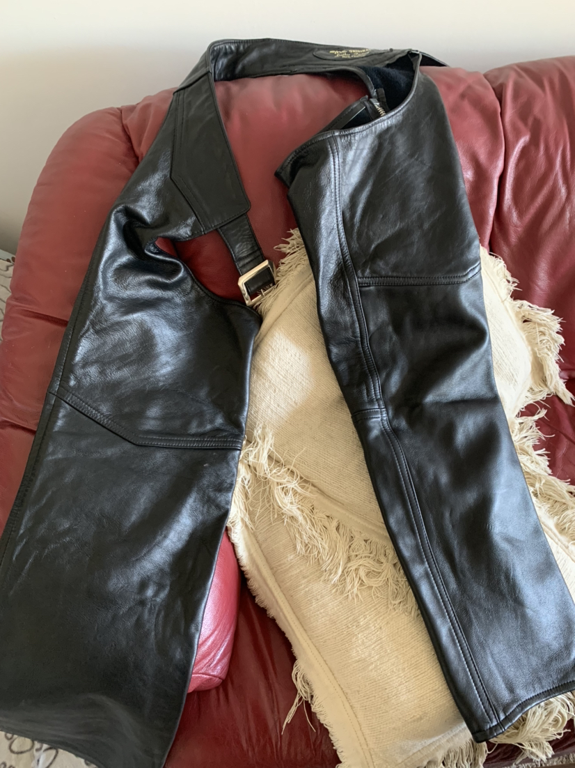 Woman’s chaps image indicator(2)