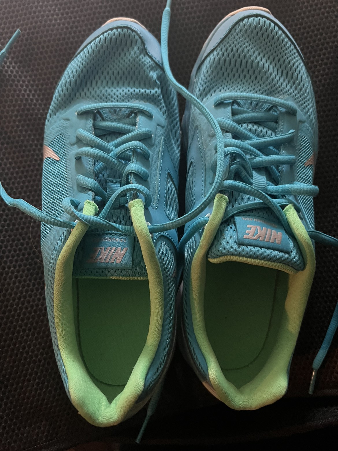 Nike trainers thumbnail