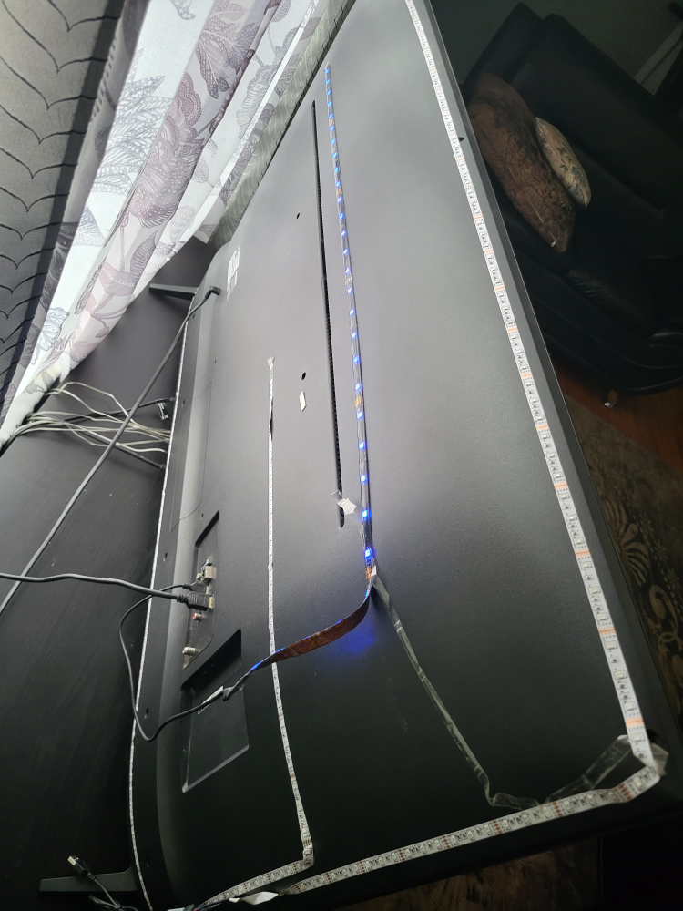 55-inch Smart LG TV with remote image indicator(3)