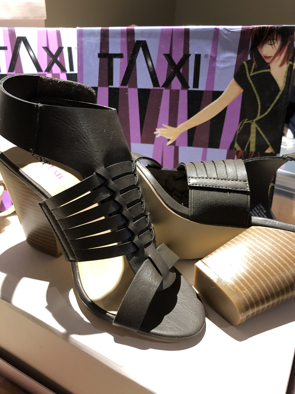 Woman's shoes