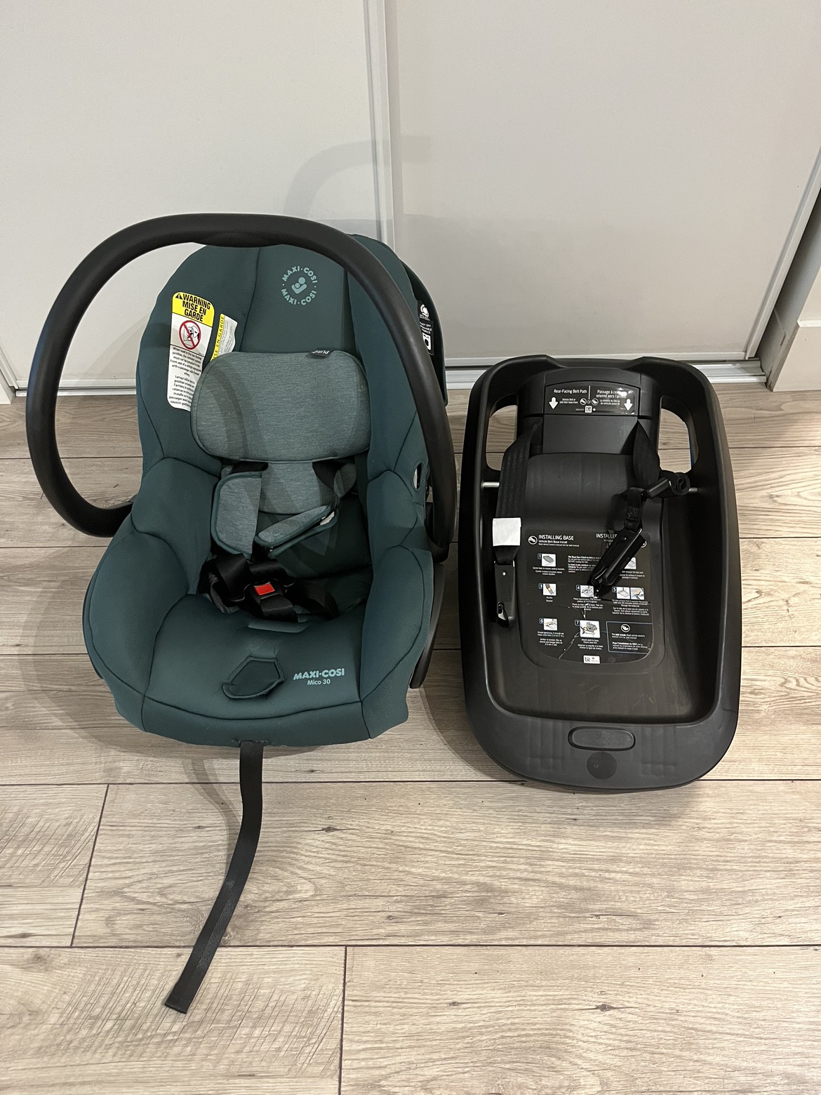 Maxi Cosi Zelia Max 5in1 Travel System - New