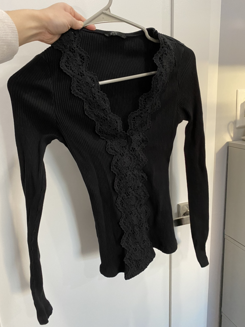 Cotton black long sleeves shirt  #freecycle thumbnail