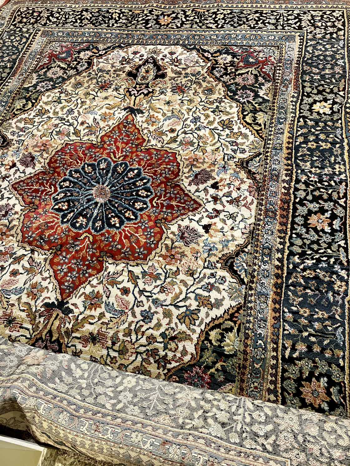 Persian carpet - photo 2