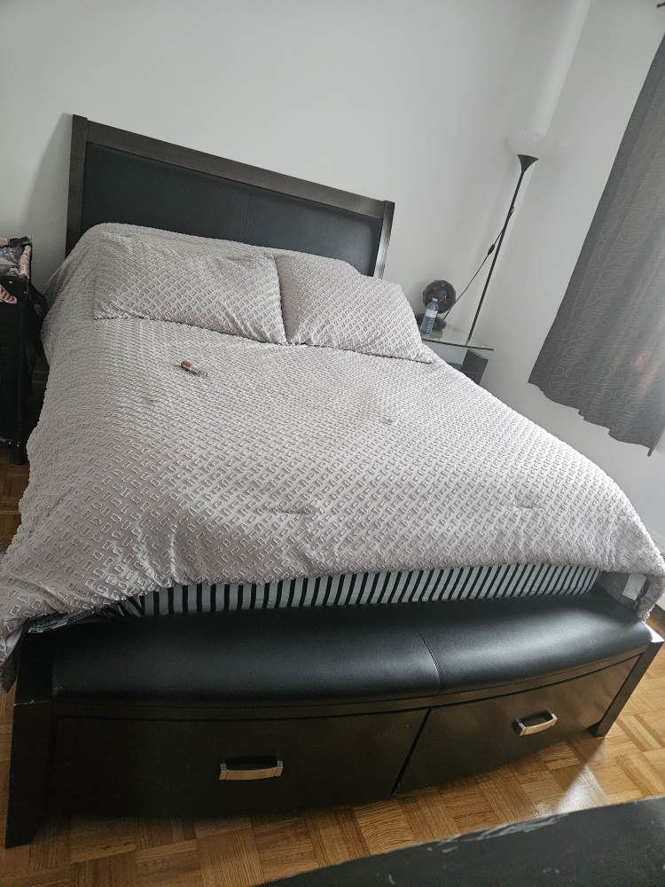 Queen  bed frame image indicator(5)